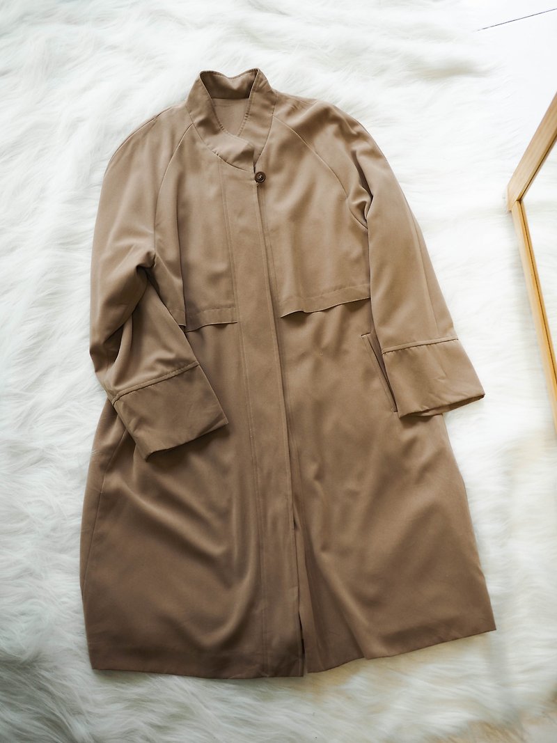 東京卡其小立領寬寬隨性 古董薄料風衣外套 trench_coat dustcoat - 女大衣/外套 - 聚酯纖維 卡其色