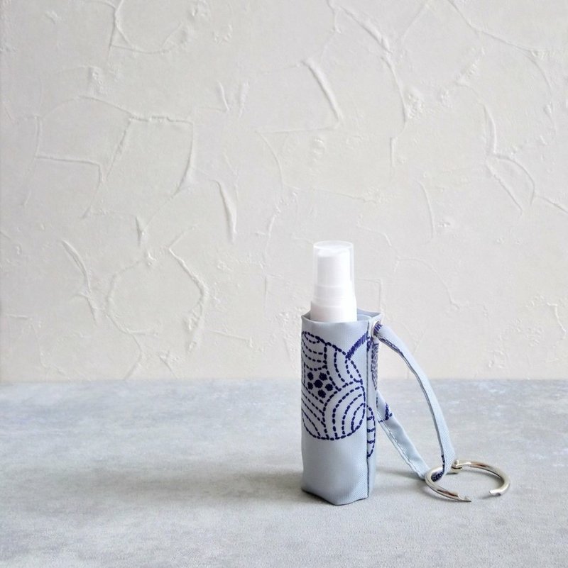 [BAC/alcohol spray bottle carry bag] embroidery printing gray waterproof nylon cloth adjustable length can be hung! - กล่องเก็บของ - วัสดุกันนำ้ สีเทา