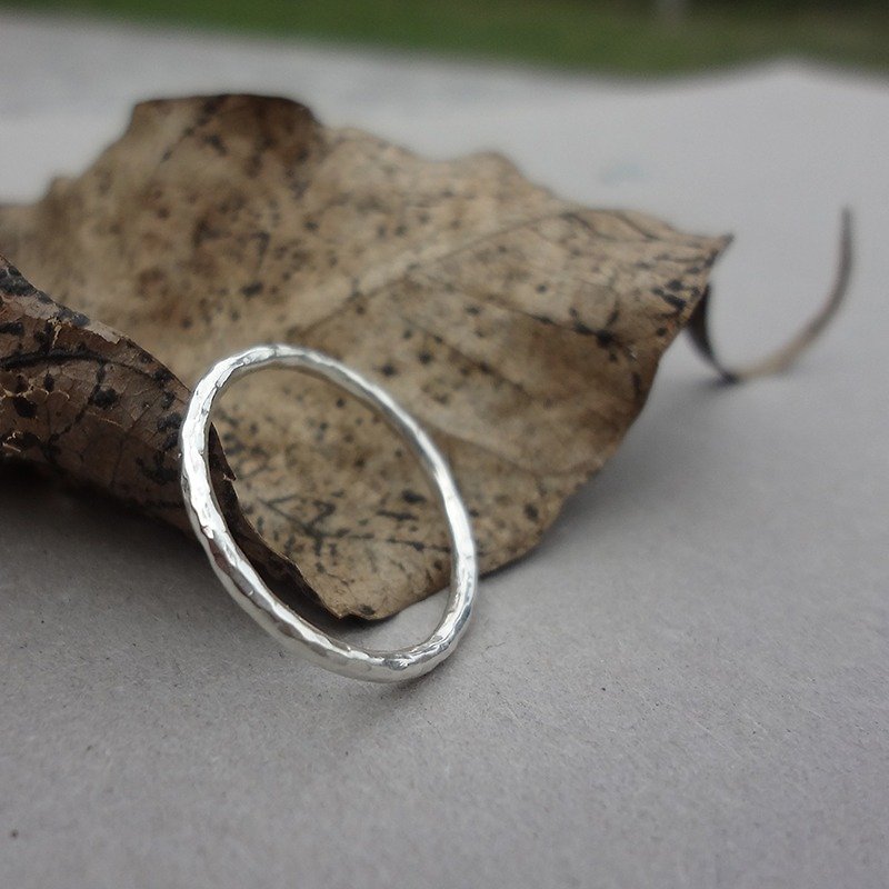 Imprint Slim Edition-Hand Forged Sterling Silver Ring-Tail Ring - แหวนทั่วไป - โลหะ สีเงิน
