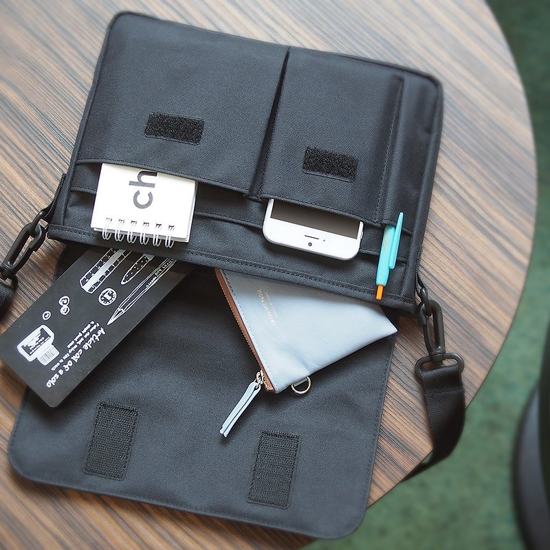 LUSH | 手提8“平板電腦包 - 側背包/斜背包 - 其他材質 黑色
