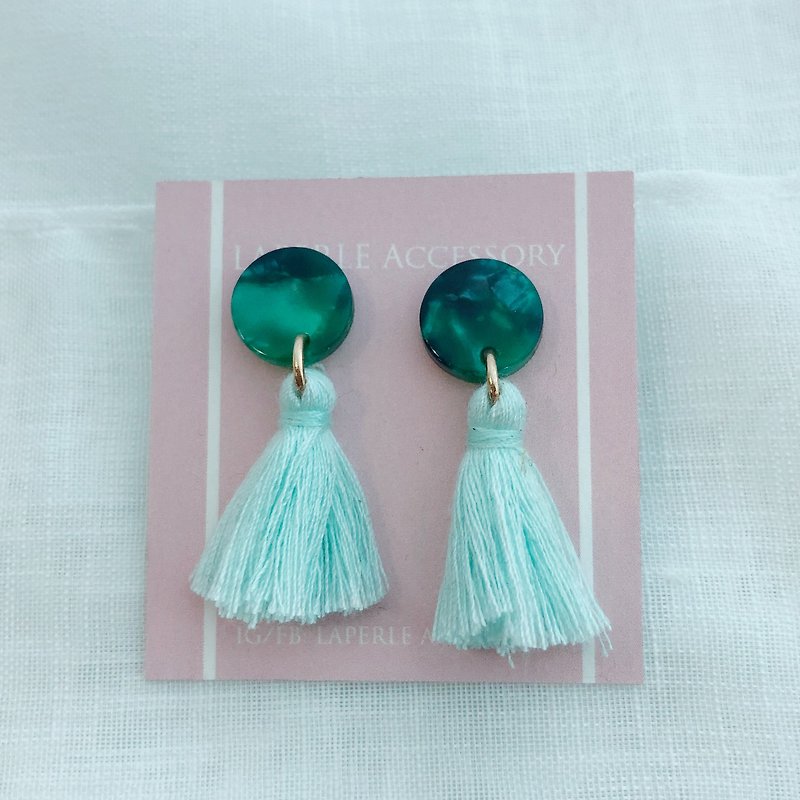 Green tassel Earrings Birthday gift Brithday  - ต่างหู - งานปัก สีเขียว