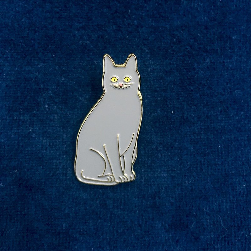#17 Grey British Shorthair Pin/Brooch - Brooches - Other Metals Gray