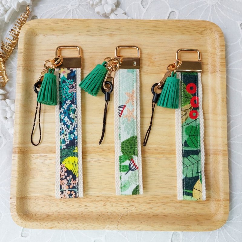 Green Korean flower cloth tassel mobile phone anti-drop wrist strap - Lanyards & Straps - Cotton & Hemp Yellow