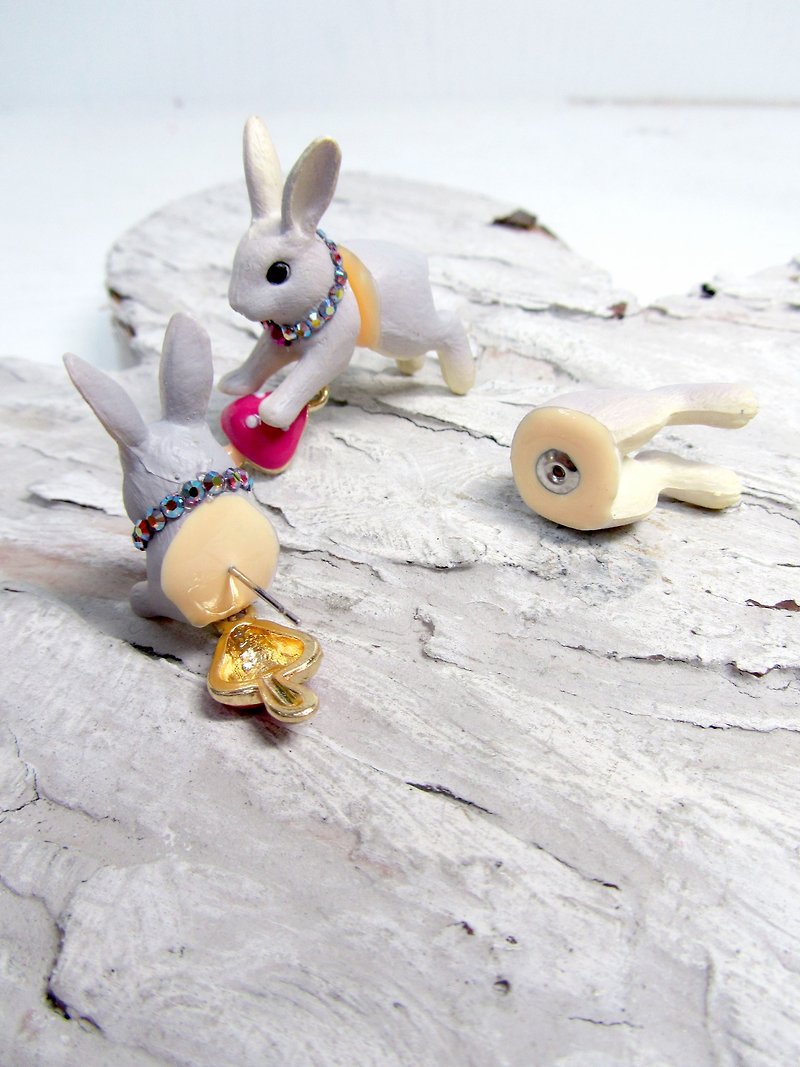 TBL 白色分體兔子耳環 耳釘 片耳 兔頭 兔屁股 可愛 萌系 森林系 - 耳環/耳夾 - 塑膠 銀色