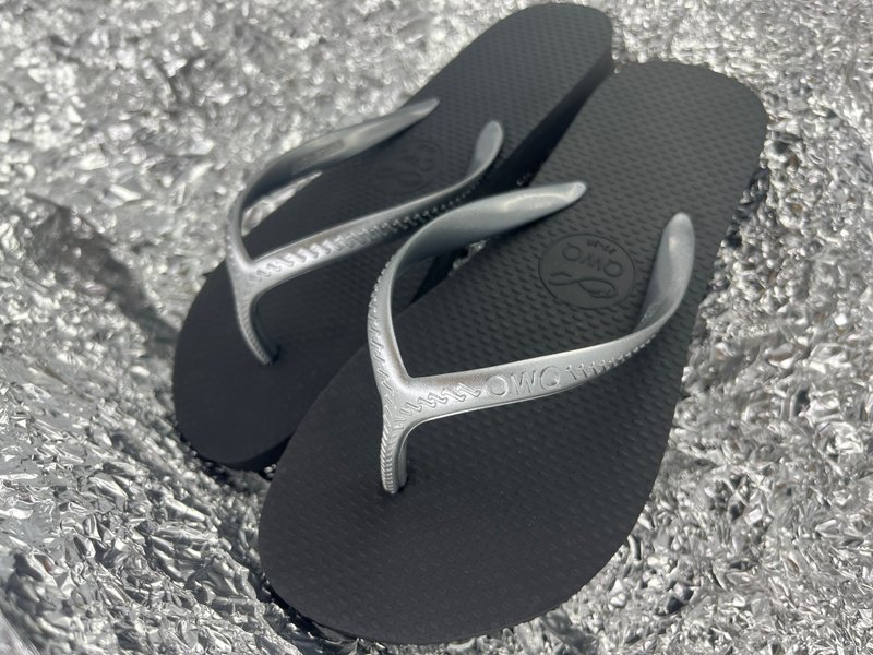 Glint gradient Silver Stone black anti-breakage reinforced shoelaces women's flip-flops slippers MIT QWQ - รองเท้าแตะ - ยาง สีเทา