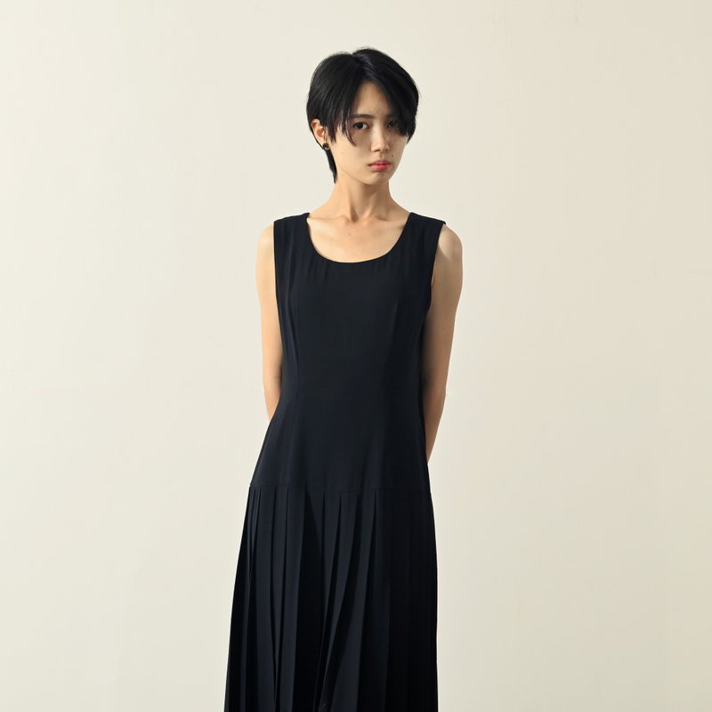 【NaSuBi Vintage】 Pure black vintage dress with pleated skirt made of gauze fabric - One Piece Dresses - Other Man-Made Fibers Black