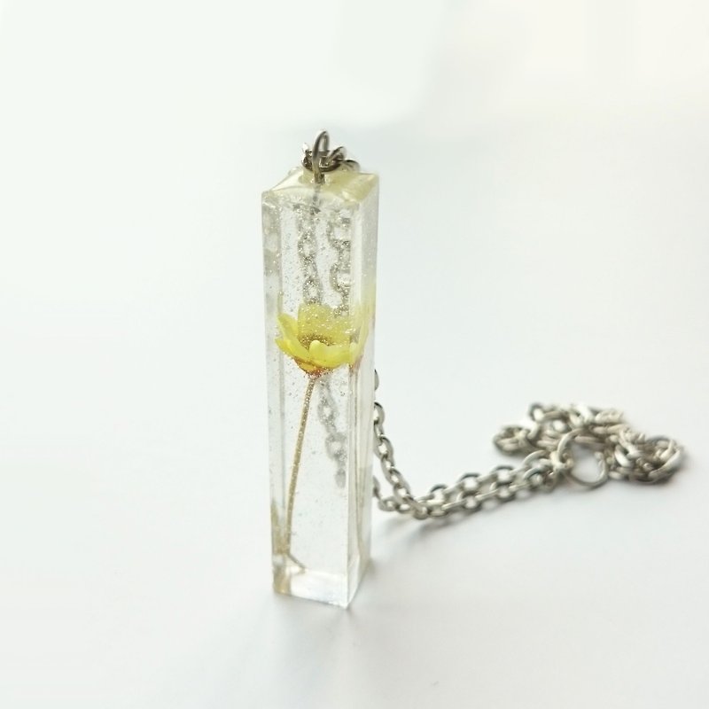 Mirror square columns Epoxy Necklace - yellow daisy Star - Necklaces - Plastic Yellow