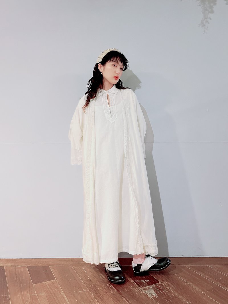 Curly Department Store - Vintage White Lace Pajamas Blouse - Loungewear & Sleepwear - Silk 