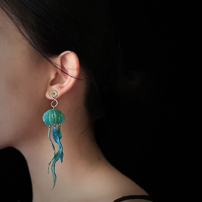 [Jellyfish/single] leather earrings/hand-dyed leather/painless Clip-On - Earrings & Clip-ons - Genuine Leather 