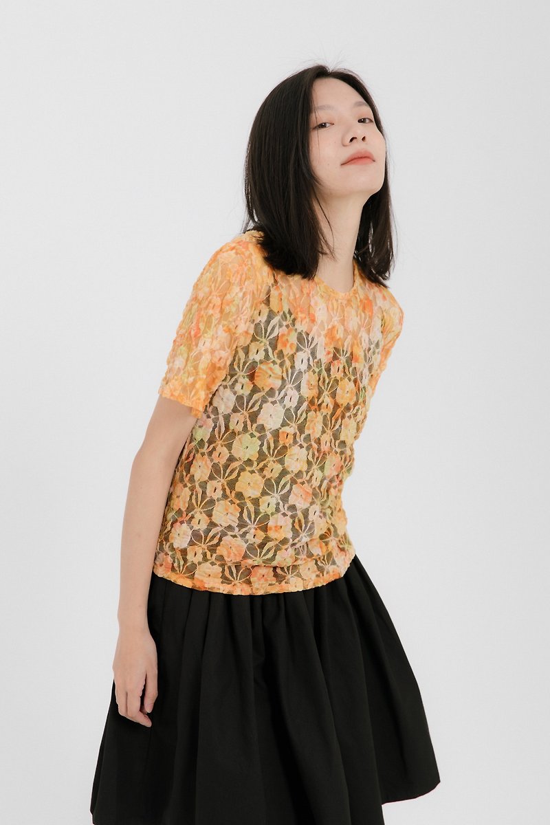 Lace flower material three-dimensional texture perspective T-shirt short-sleeved top - เสื้อยืดผู้หญิง - เส้นใยสังเคราะห์ สีส้ม