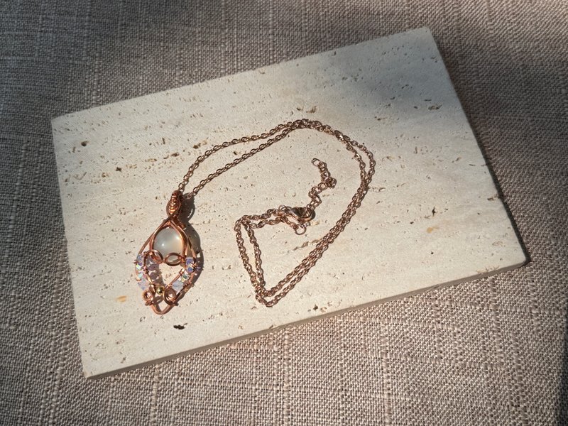 230225 wire wrapping 月亮石 銅線 繞線 吊墮 - 項鍊 - 銅/黃銅 白色