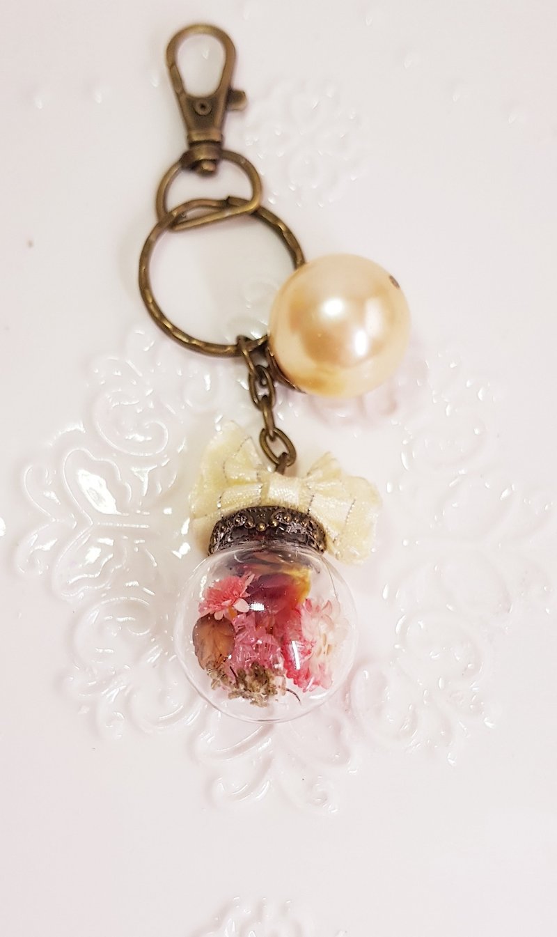 乾燥花玻璃球鑰匙圈-吊飾-情人節禮物-生日禮 - 鑰匙圈/鎖匙扣 - 玻璃 