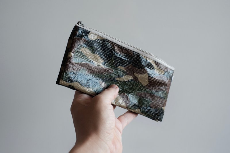 [Long wallet] CAMO 5 compartments Ultra lightweight water repellent polyethylene long wallet - Wallets - Other Man-Made Fibers Multicolor