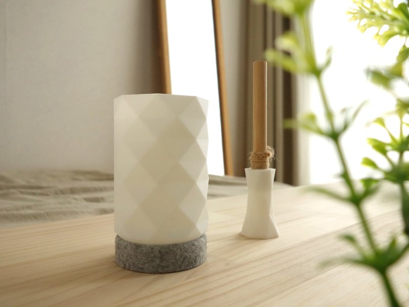 LED Candle Shade, Aroma Diffuser, Wood Diffuser Geometric Polygon - เทียน/เชิงเทียน - พลาสติก ขาว