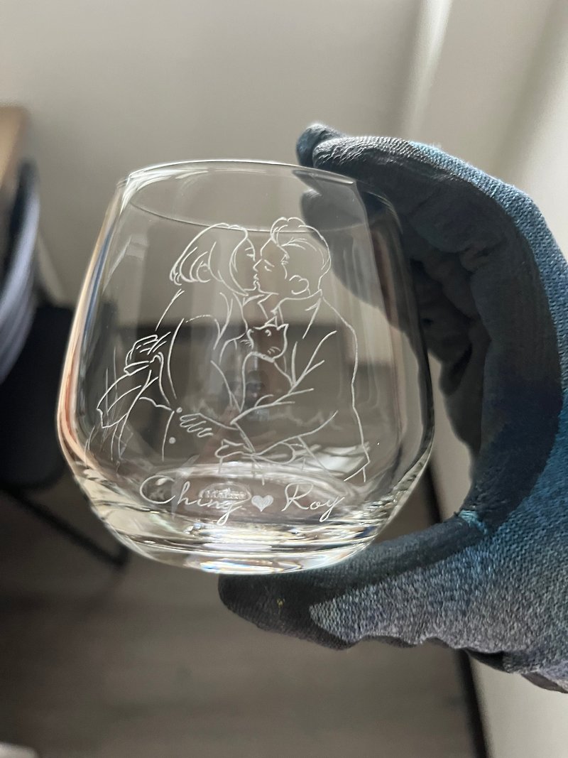 【客製化禮物】簡約線條風 浪漫威士忌杯 情侶 浪漫 雕刻杯 - 似顏繪/客製畫像 - 玻璃 透明
