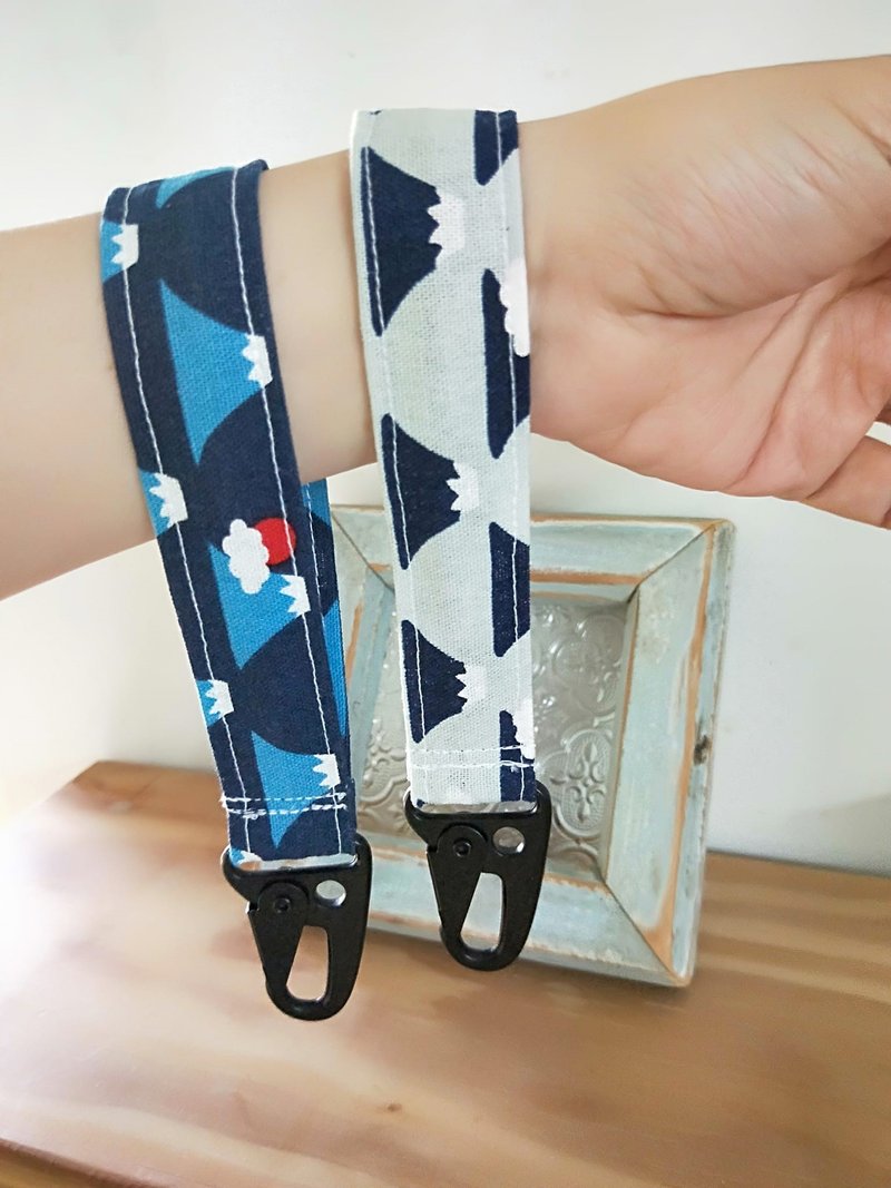 Mobile Phone Strap/Key Wrist Strap-Mount Fuji - เชือก/สายคล้อง - ผ้าฝ้าย/ผ้าลินิน สีน้ำเงิน