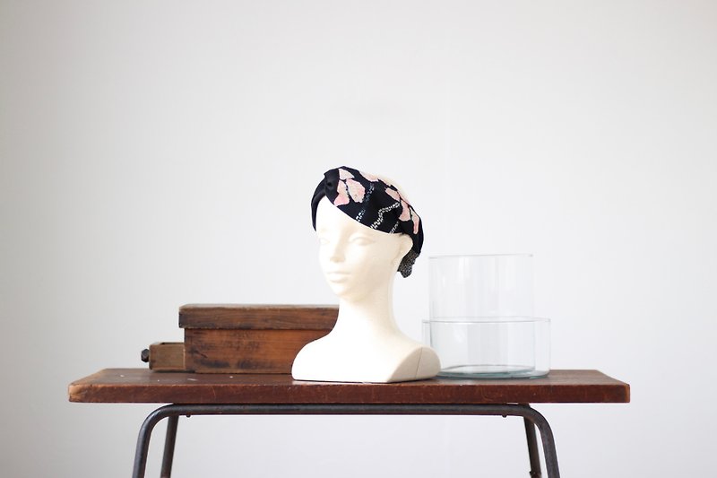 unique turban, twist headband, black turban, Kimono accessory - 髮帶/頭箍 - 絲．絹 黑色
