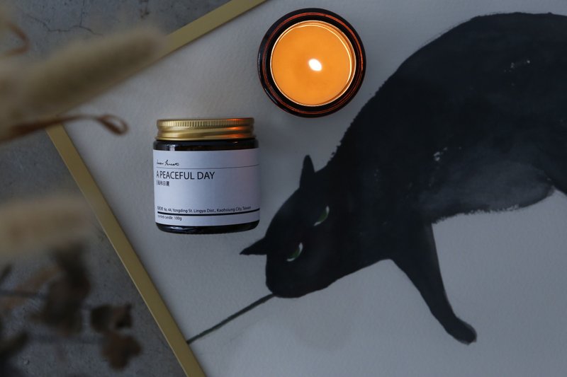 A Peaceful Day Scented Candle - เทียน/เชิงเทียน - ขี้ผึ้ง ขาว