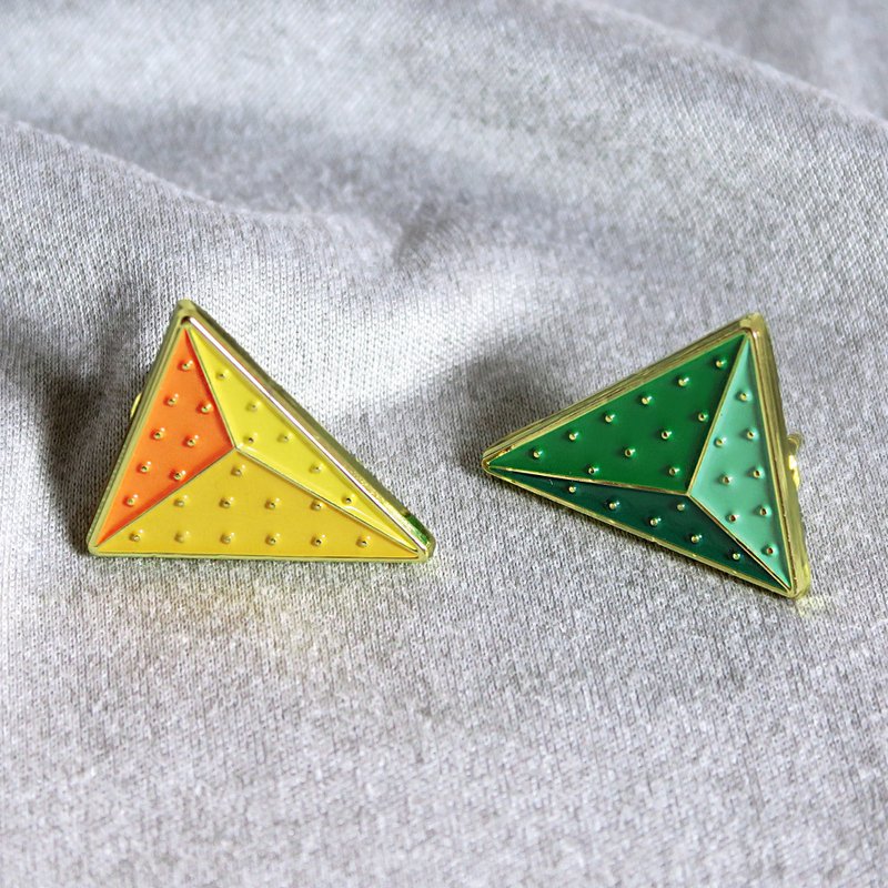 Tri Volume Enamel Pins – Gift for Climbers and Boulderers – 攀岩針 – 등반 クライミング - 徽章/別針 - 其他金屬 多色