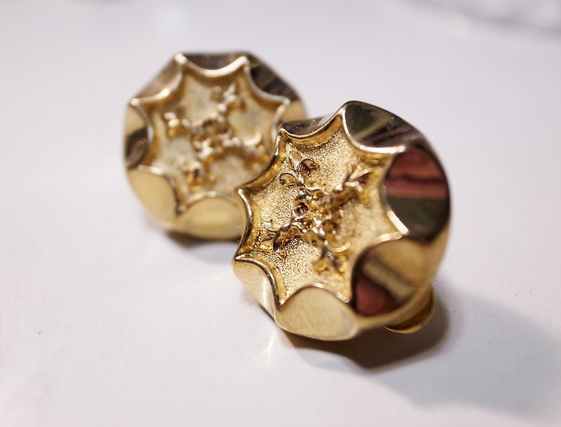 Cross Iris Earrings - Earrings & Clip-ons - Plastic Gold