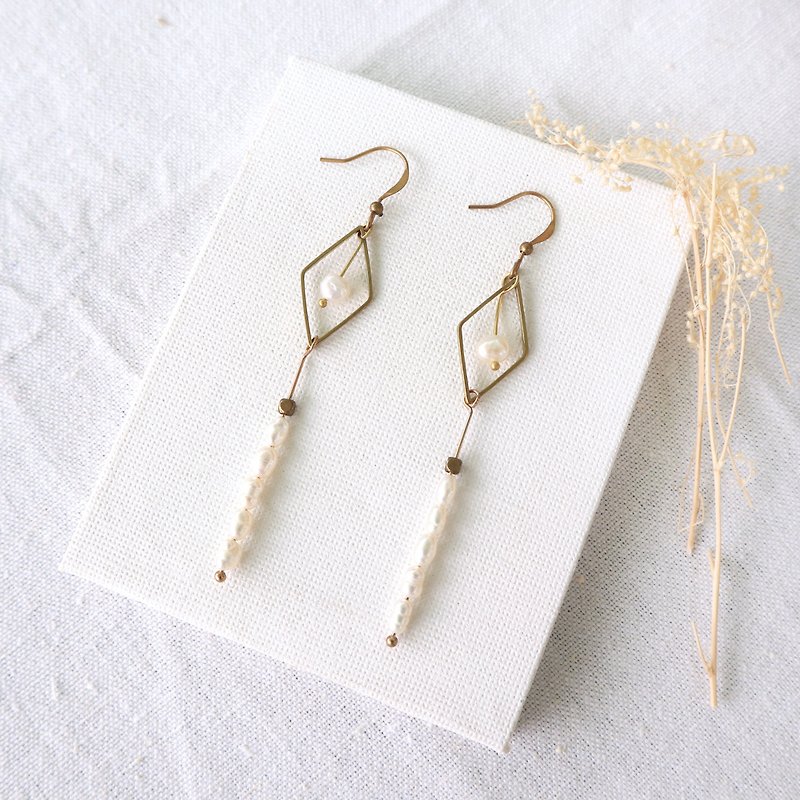 Freshwater Pearl Brass Series - Bohemian Clipable - Earrings & Clip-ons - Pearl White