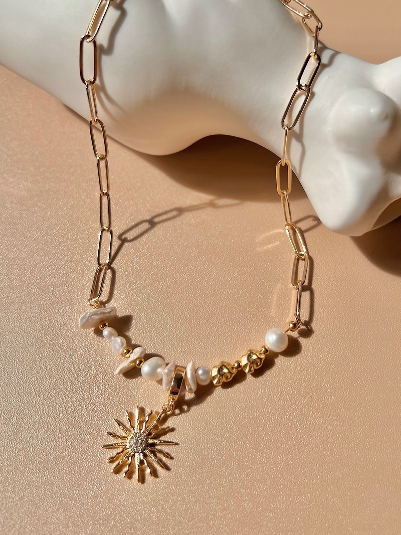 Natural Pearls with Zircon Sun Pendant Necklace | Valentine's Day Gifts - Necklaces - Pearl Gold