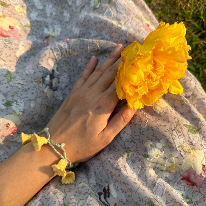 Lily of the valley crochet bracelet CUSTARD - 手鍊/手環 - 繡線 白色