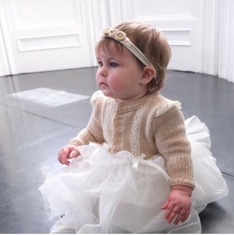 Hand knit beige and ivory dress with hat and crochet booties. Take home outfit. - 男/女童禮服 - 其他金屬 