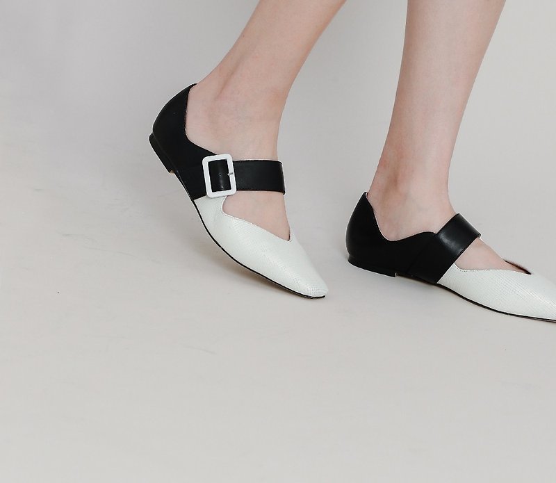 Ballet buckle with small square leather flat shoes black and white - Sandals - Genuine Leather White