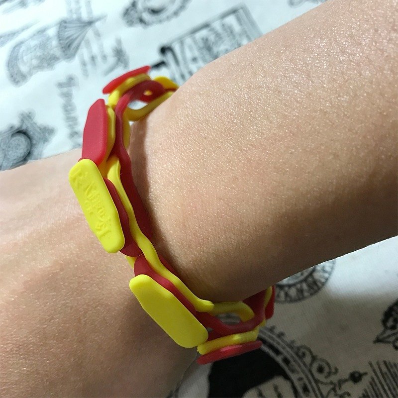 "Opera bracelet" yellow-red section [silicone material] - สร้อยข้อมือ - ซิลิคอน หลากหลายสี