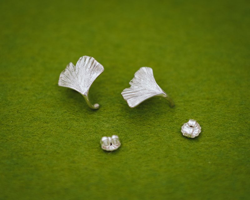 Classic Gingko Leaf Silver earrings - Ginkgo - Classic style - Japanese leaf