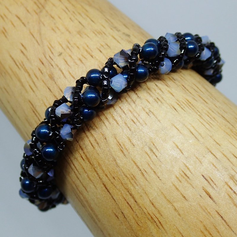 bracelet, with SWAROVSKI ELEMENTS, sky blue - สร้อยข้อมือ - แก้ว สีน้ำเงิน