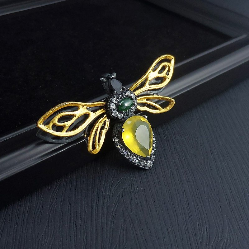 Opal and Jadeite 24K Goldleaf Sterling Silver 925 Brooch Pendant - Buzzy Bee - Brooches - Gemstone Gold