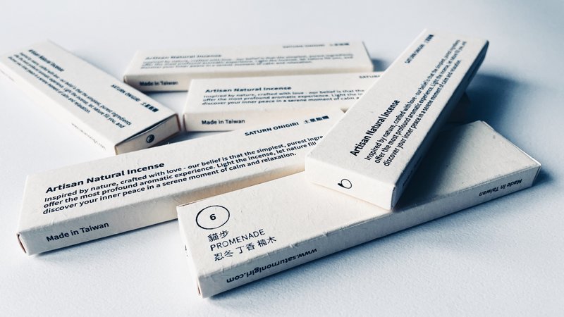 土星飯糰 貓步 忍冬 手工 線香 脈輪 眉心輪 純天然 冥想 靜心 - 香氛/精油/擴香 - 植物．花 白色