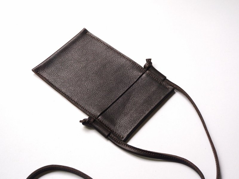 Leather phone bag in dark brown, Travel pouch, utilitarian sling bag. - 側背包/斜背包 - 真皮 咖啡色