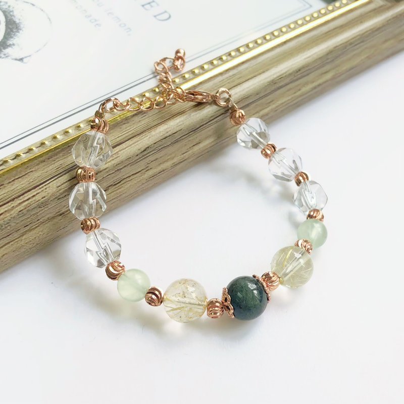 Natural Stone Crystal Bracelet - สร้อยข้อมือ - คริสตัล สีเขียว