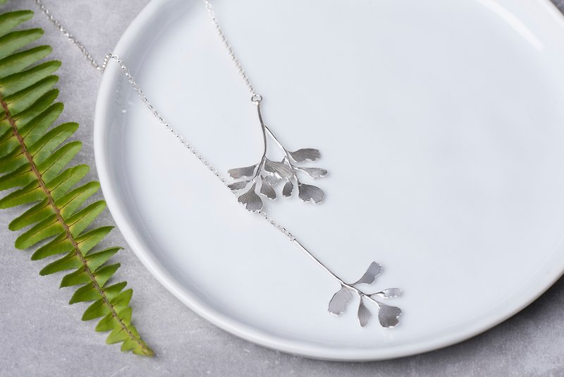 . Above the vegetation. NO.04-1 Fern Falling Adiantum (three pieces) necklace/925 Silver