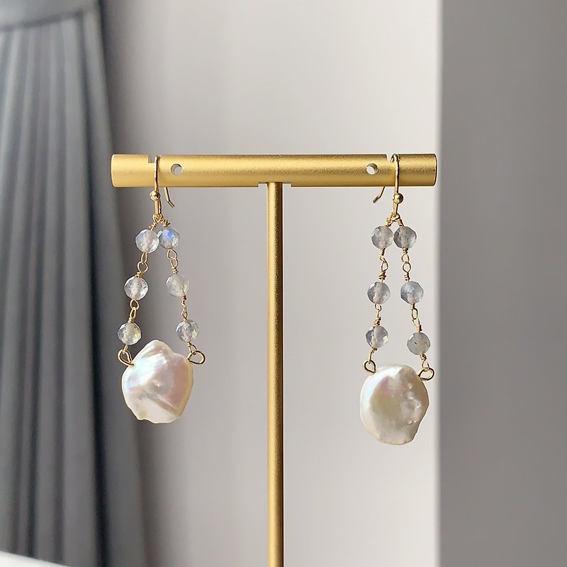 Yuan Cuèi - Freshwater Pearl, 14K Gold Earrings - ต่างหู - ไข่มุก ขาว