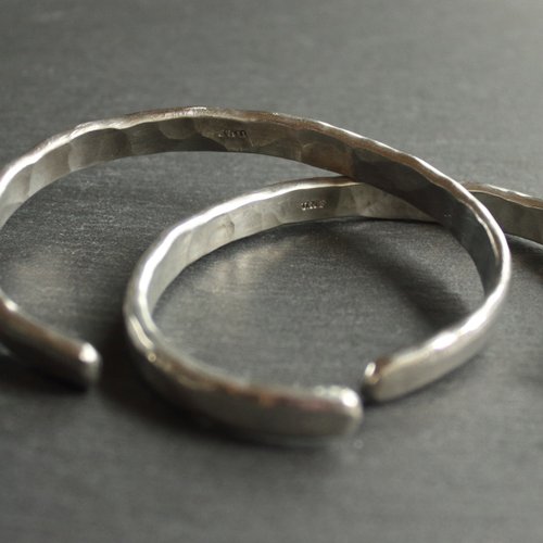 アクセサリー KAHIKO SILVER BANGLE NEEDLE Tin x silver bracelet [Round Tin Bangle] Bangle Metal Silver