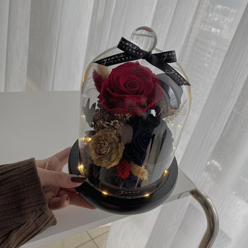 Luxurious black gold rose night light eternal flower glass cover dry flower Christmas exchange gift - ช่อดอกไม้แห้ง - พืช/ดอกไม้ สีแดง