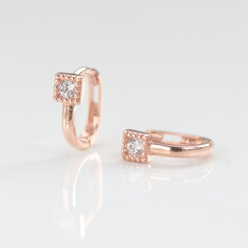14K Square CZ Lock Earring 方形耳扣耳環 - 耳環/耳夾/耳骨夾 - 貴金屬 金色