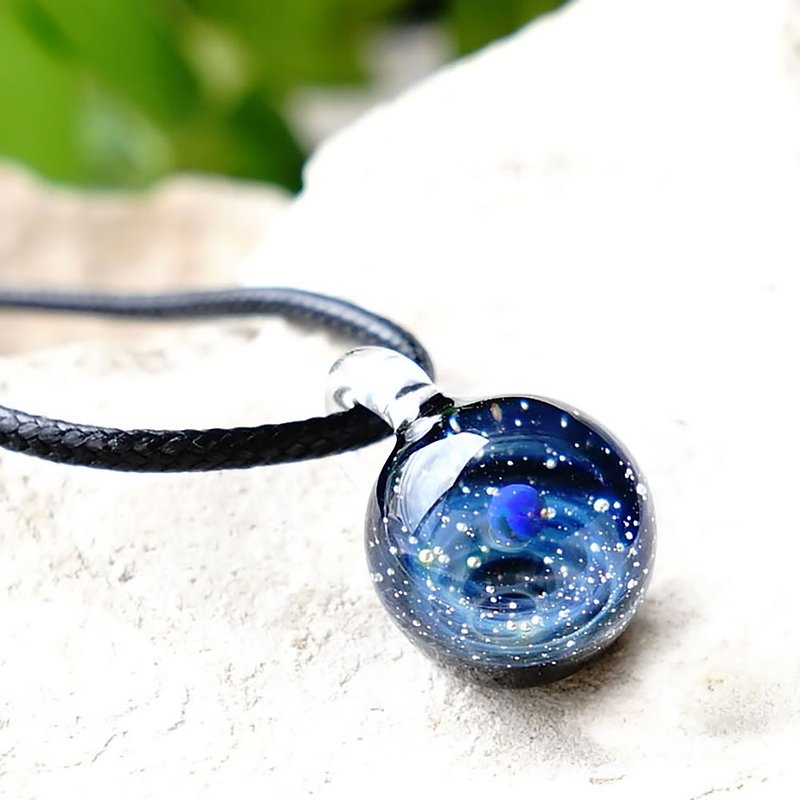 Your own microcosm. ver Small Green Opal Glass Pendant Space Koboshi Kuri Japanese Made in Japan Handmade Handmade Free Shipping - Necklaces - Glass Blue