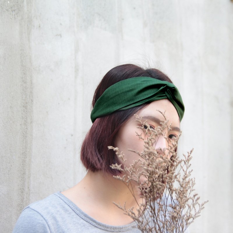 Dark green hand-cranked elastic band - Hair Accessories - Cotton & Hemp Green