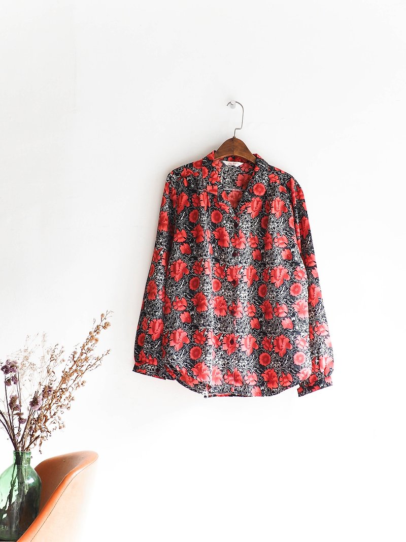 River Water Mountain - Kyoto Winter Blooming Year Flower Girl Girl Antique Silk Shirt Top - Women's Shirts - Polyester Red