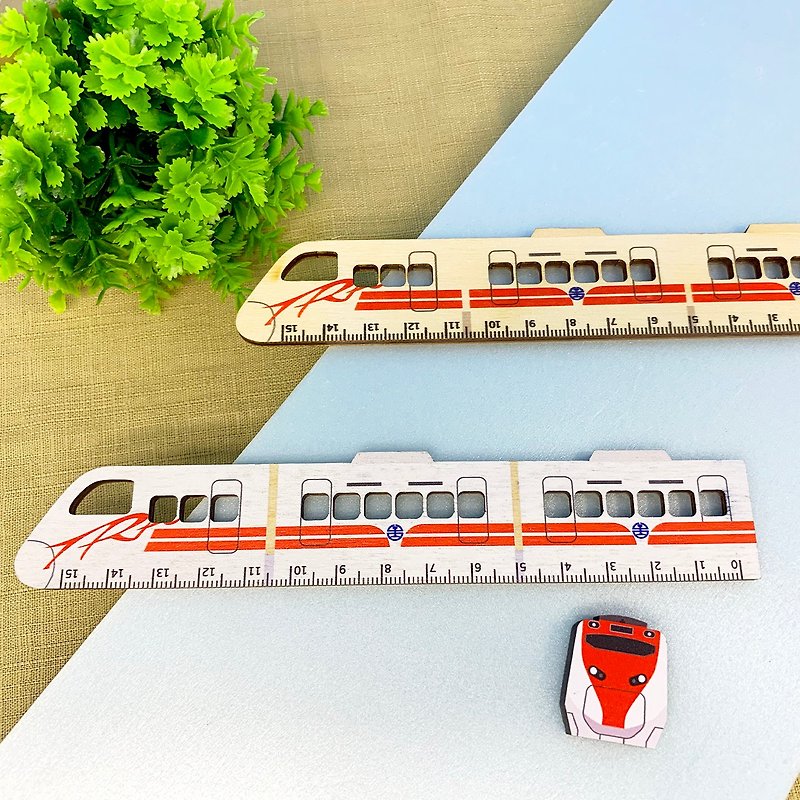 Puyuma Express－15cm Train-Shaped Wooden Ruler TRA Taiwan Railway - Other - Wood White