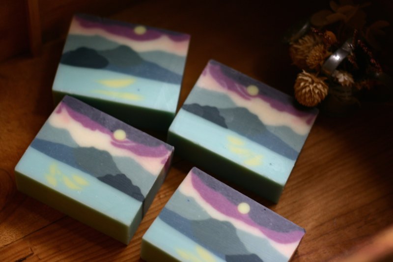 Sun Moon Lake Soap - สบู่ - น้ำมันหอม สีม่วง