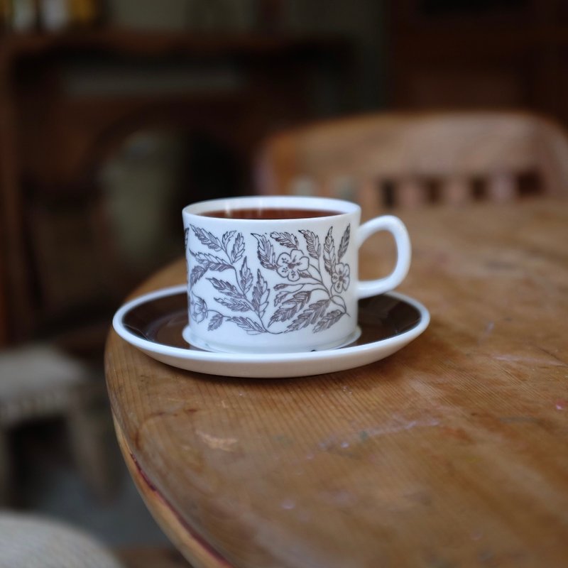 Sweden Gefle Fontana flower painted coffee cup and plate set - แก้วมัค/แก้วกาแฟ - เครื่องลายคราม สีนำ้ตาล
