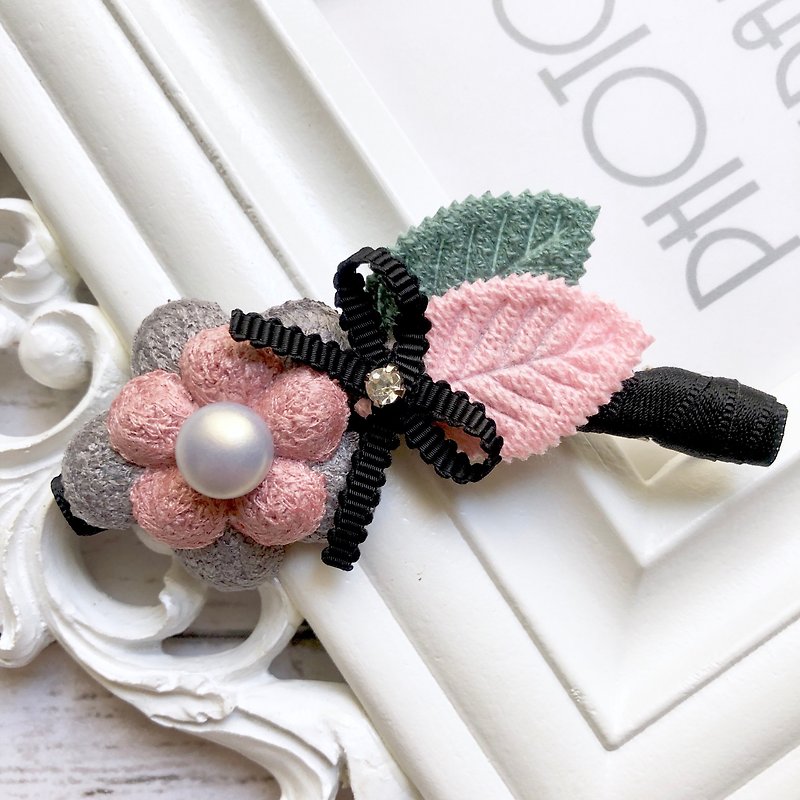 Wool Flower Meniscus Hair Clip/Pink Grey - Hair Accessories - Other Materials Gray