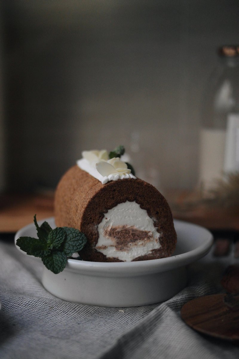 Thai Milk Yoghurt Hokkaido Cream Roll / 12cm - Cake & Desserts - Fresh Ingredients Brown