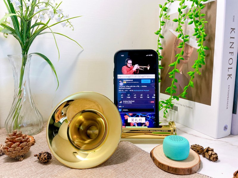 [Golden Years Series] Mobile phone loudspeaker - painted and plug-free / pleasant sound effects - ลำโพง - ทองแดงทองเหลือง สีเหลือง